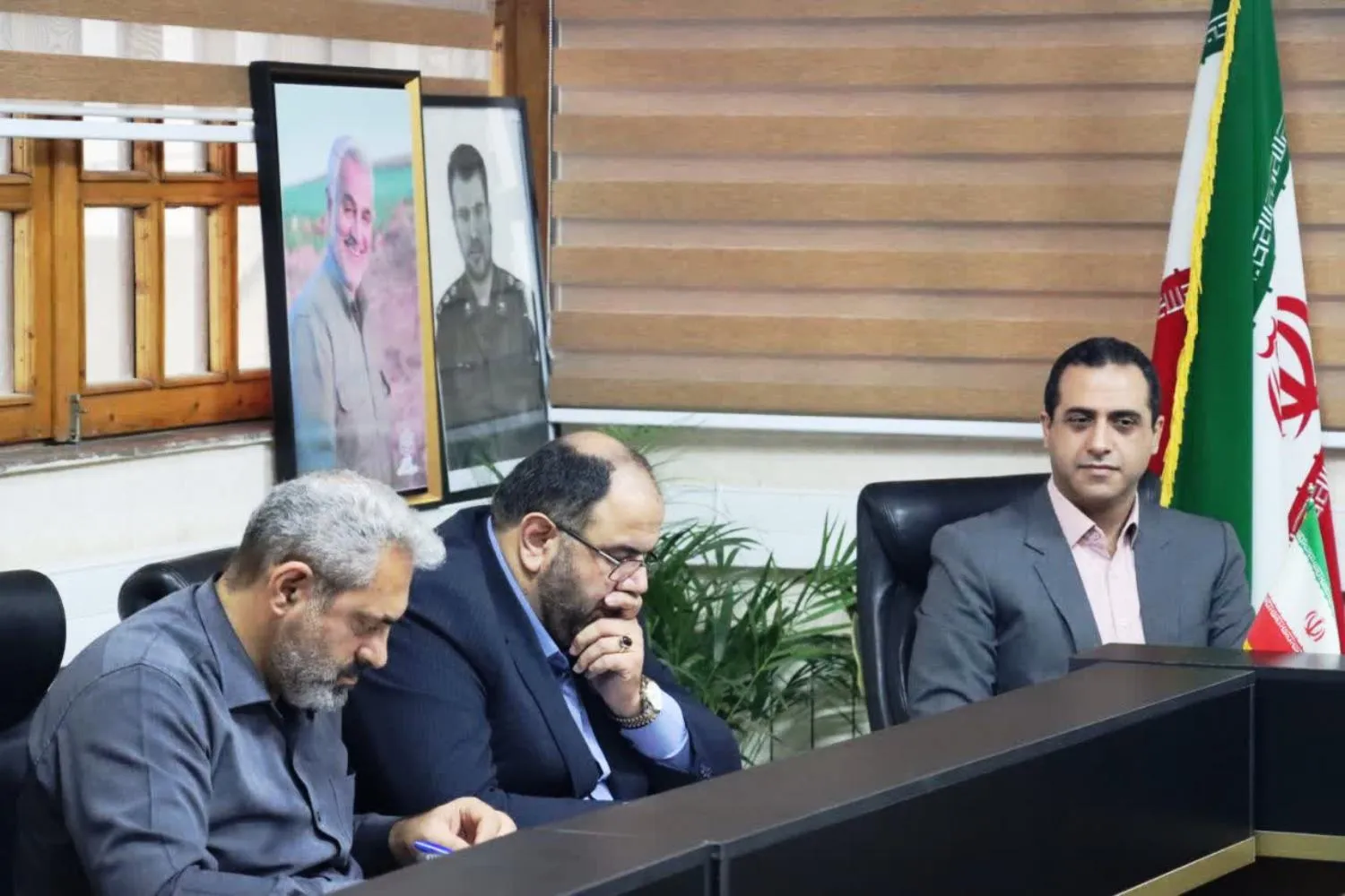 تصاویر/ نشست مشترک مدیرکل حفظ آثار و نشر ارزش‌های دفاع مقدس و مقاومت مازندران با فرماندار محمودآباد