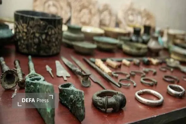 کشف اشیای تاریخی 3000 ساله در کامیاران کشف اشیای تاریخی 3000 ساله در کامیاران