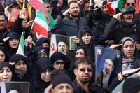 تصاویر/ گردهمایی مجامع قرآنی تبریز در بزرگداشت رهبر شهید و بیعت با رهبر معظم انقلاب اسلامی