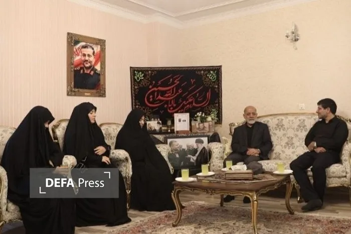 دیدار سرلشکر عبداللهی با خانواده سردار شهید غلامرضا سلیمانی
