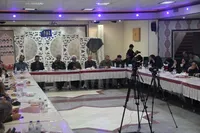 تصاویر/نشست صمیمانه فرمانده سپاه الغدیر یزد با خبرنگاران