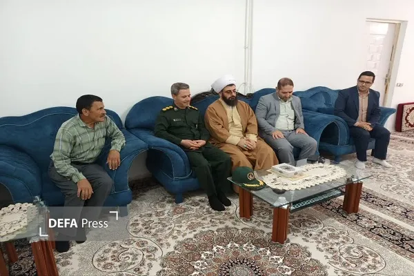 فامنین