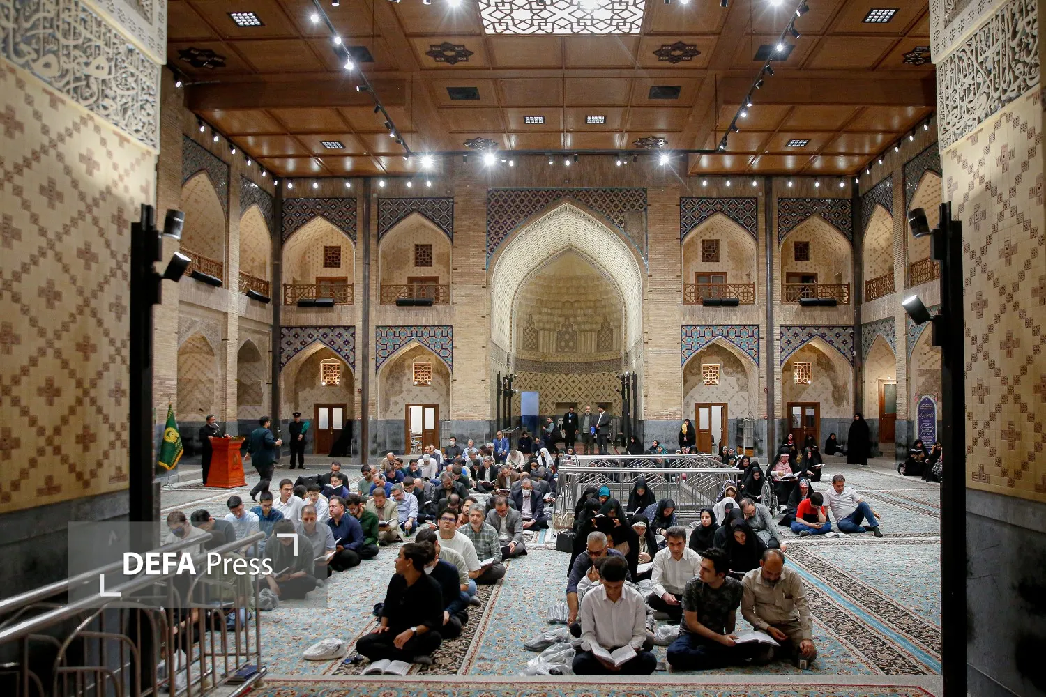 تصاویر/ تشرف نخبگان و المپیادی کشور به حرم مطهر رضوی