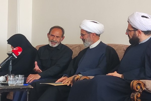 دیدار مسئولان خراسان‌شمالی با خانواده پرستار جهادی جنگ رمضان+ تصاویر