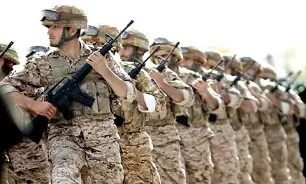 فوتوتیتر/ ارتش همیشه در نوک پیکان مقابله با حملات دشمنان قرار داشته است