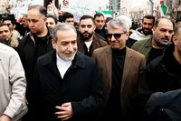 روایت عراقچی از پیام حضور میلیونی مردم در راهپیمایی ۲۲ بهمن