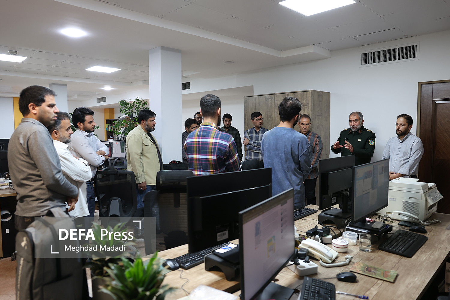 بازدید سردار جاننثاری از خبرگزاری دفاع مقدس بازدید سردار جاننثاری از خبرگزاری دفاع مقدس