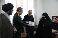 دیدار مدیرکل حفظ آثار دفاع مقدس زنجان با خانواده شهید «احسان کرمی»