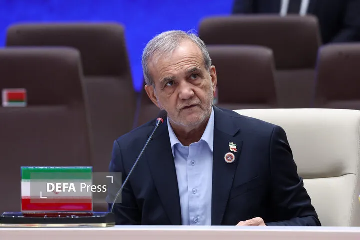پزشکیان: ‌کسانی که تروریست هستند و تروریست تربیت می‌کنند به ما می‌گویند تروریست
