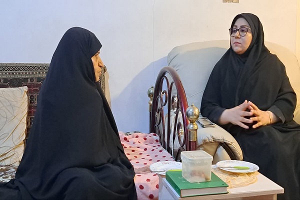 دیدار مسئولان لرستانی با بانوی پیشکسوت دفاع مقدس+ عکس
