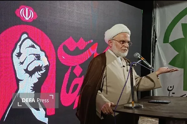 ایستادگی در برابر دشمن و حرکت در مسیر آرمانهای مهدوی، راه عبور از سختیهاست ایستادگی در برابر دشمن و حرکت در مسیر آرمانهای مهدوی، راه عبور از سختیهاست