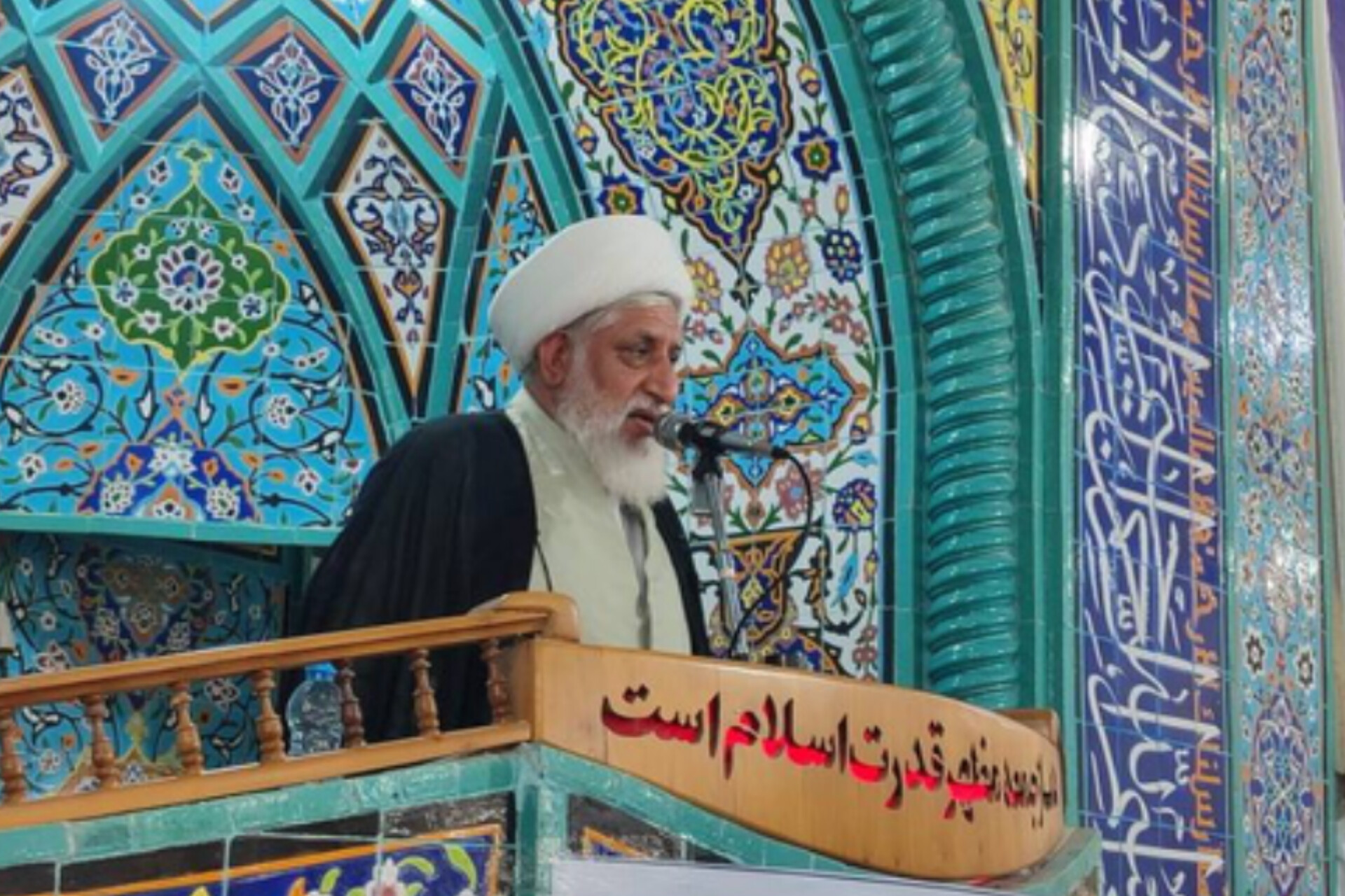 عبور از گرانی نیازمند همدلی و تلاش مضاعف مسئولان است