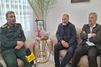 حضور در کنار خانواده شهدا، تکلیف مهمی برای مسئولان است