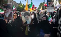 فیلم/ رزمایش بزرگ «دختران جان‌فدای ایران» در تهران؛ بیعت با رهبر انقلاب