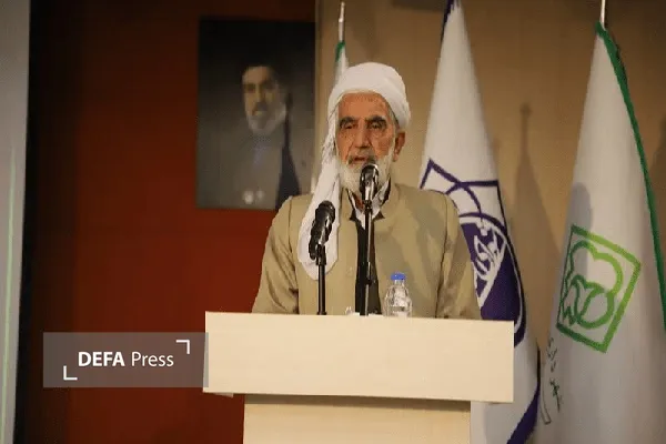 همان اندازه که دفاع از کشور اهمیت دارد امنیت و معیشت جامعه نیز مهم است