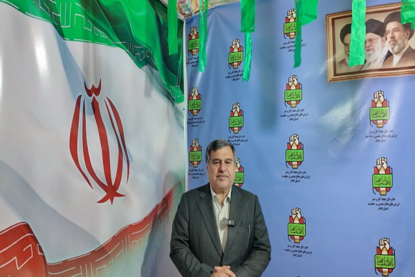 همتی: جبهه اقتصادی ضلع چهارم میدان، خیابان ودیپلماسی در دفاع مقدس سوم است
