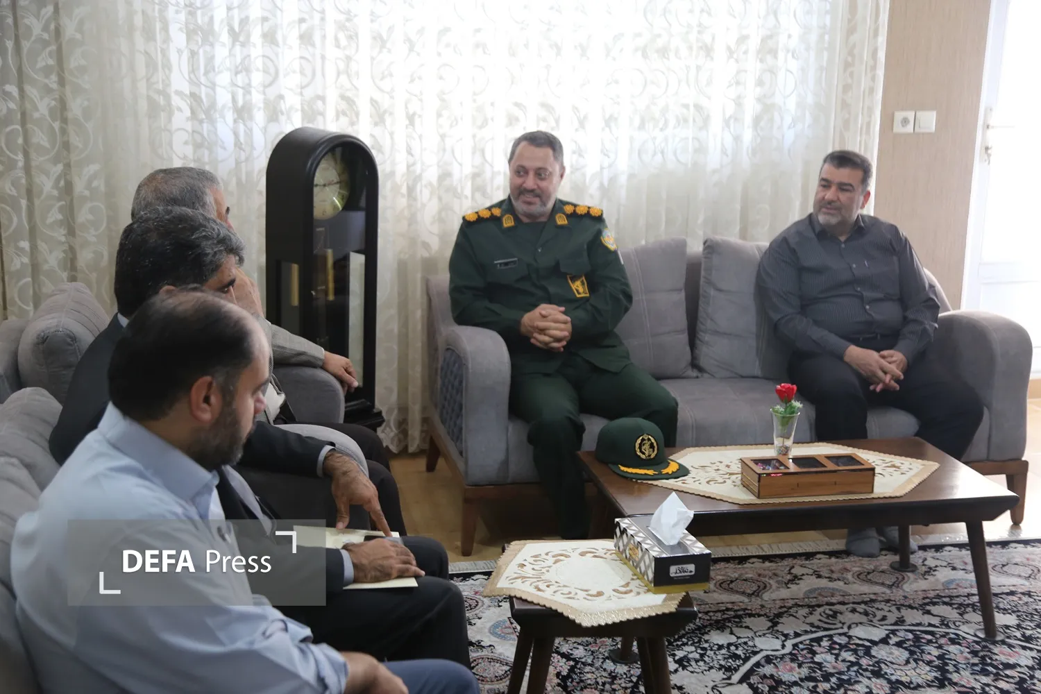 مدیرکل حفظ آثار و نشر ارزش‌های دفاع مقدس زنجان با «کیوان لاجوردی» پیشکسوت دفاع مقدس دیدار کرد