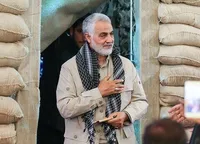 فیلم/ خوش و بش حاج قاسم با شهید مدافع حرم