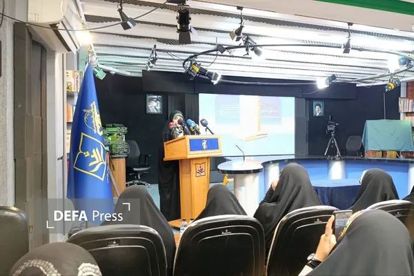 مراسم رونمایی از کتاب «سخت ولی شیرین» برگزار شد