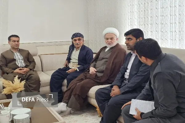 نماینده ولیفقیه در استان کردستان در سفر یکروزه به روستای حسینآباد سروآباد، با خانواده شهید جنگ رمضان کالی نافعی دیدار کرد نماینده ولیفقیه در استان کردستان در سفر یکروزه به روستای حسینآباد سروآباد، با خانواده شهید جنگ رمضان کالی نافعی دیدار کرد