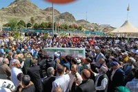 فیلم / تشییع باشکوه پیکر شهید اهل سنت مولوی یوسف گرگیج