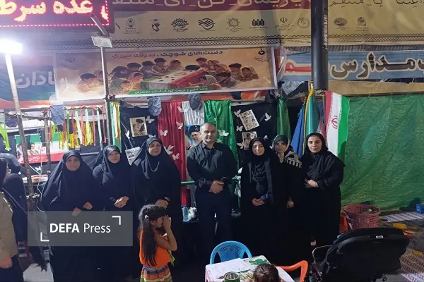 بدرقه‌ای به سبک کودکان در ساری؛  پویش «دست‌های کوچک، بدرقه بزرگ» در آئین تشییع رهبر شهید