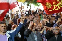 تصاویر/ بسطامی‌ها پای کار انقلاب