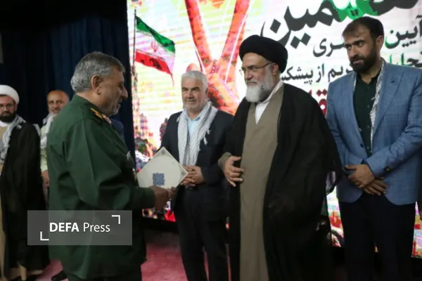 همایش پیشکسوتان دفاع مقدس در کهگیلویه و بویراحمد همایش پیشکسوتان دفاع مقدس در کهگیلویه و بویراحمد
