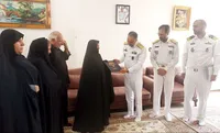 دیدار جانشین نیروی دریایی ارتش با خانواده شهید دریادار دوم حسین دانا