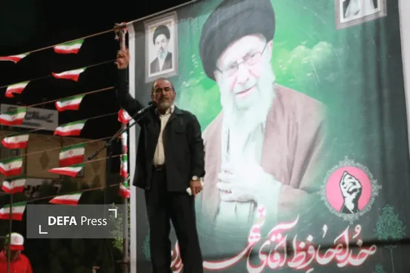 رئیس دانشگاه مذاهب اسلامی: خون دانشآموزان میناب، نماد ایستادگی ملت ایران است رئیس دانشگاه مذاهب اسلامی: خون دانشآموزان میناب، نماد ایستادگی ملت ایران است
