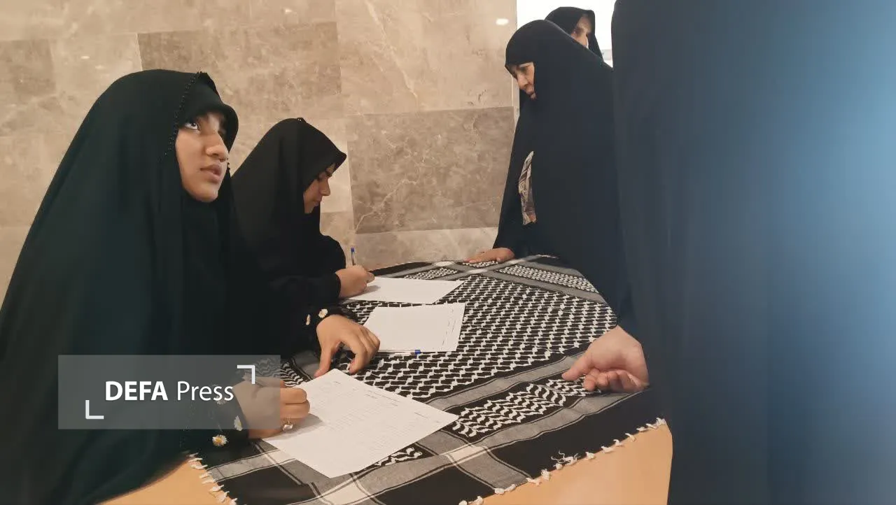 تصاویر/ همایش «تبیین‌گران بصیر» با حضور بانوان ایثارگر در قم