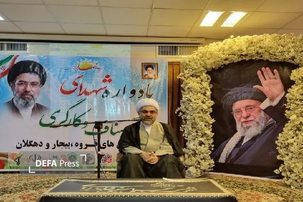 کارگران و اصناف در شکل‌گیری و تداوم انقلاب نقش‌آفرین بودند