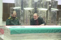 تصاویر/ اداری احترام معاونان سازمان پدافند غیرعامل کشور به مقام شهید گمنام موزه دفاع مقدس یزد