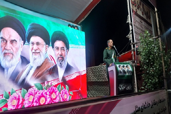 مردم استان کردستان با ایستادگی و وفاداری در برابر توطئههای دشمن ایستادند مردم استان کردستان با ایستادگی و وفاداری در برابر توطئههای دشمن ایستادند