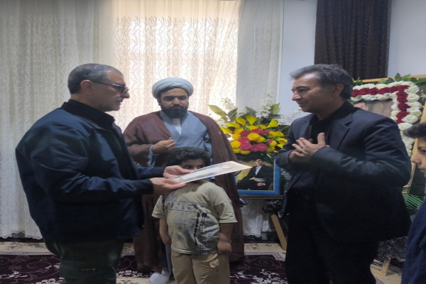 سردار حسینی: اقتدار ایران اسلامی مرهون ایثار شهداست