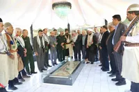 عطرافشانی و غبارروبی یادمان شهید گمنام صداوسیمای کهگیلویه و بویراحمد+ تصاویر