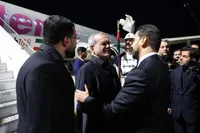 ورود پزشکیان به نجف اشرف/ استقبال رسمی نخست‌وزیر عراق از رئیس‌جمهور ایران