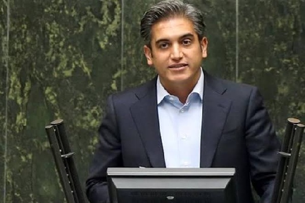 نماینده مجلس سنندج: کردستان تمام قد پای ایران ایستاده است نماینده مجلس سنندج: کردستان تمام قد پای ایران ایستاده است