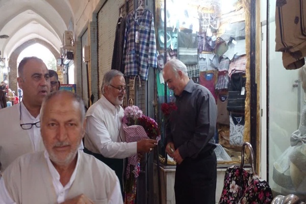 بازار سمنان غرق در عطر رضوی؛