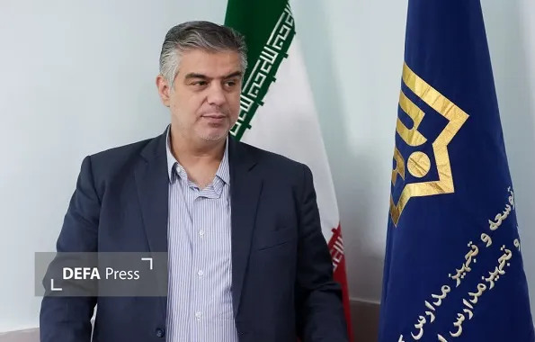 مهدی زندیه وکیلی در آیین افتتاح مدرسه روستای خرم‌آباد: هیچ مدرسه سنگی، کانکسی و کپری در استان مرکزی وجود ندارد/ رتبه نخست کشور در تولید انرژی خورشیدی