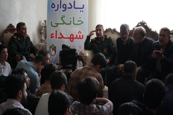 سردار بابازاده: پیروزی ملت ایران در برابر کفر جهانی حاصل تجهیزات نبود؛ نتیجه اخلاص بینظیر شهدا بود سردار بابازاده: پیروزی ملت ایران در برابر کفر جهانی حاصل تجهیزات نبود؛ نتیجه اخلاص بینظیر شهدا بود