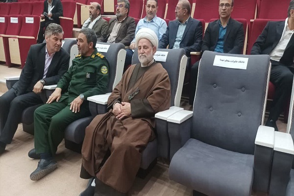 یادواره شهدای کارمند در سالن اجتماعات موزه دفاع مقدس اردبیل برگزار شد یادواره شهدای کارمند در سالن اجتماعات موزه دفاع مقدس اردبیل برگزار شد