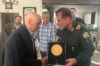 دیدار مدیرکل حفظ آثار دفاع مقدس همدان با خانواده شهید «امیر امیرگان» + تصاویر