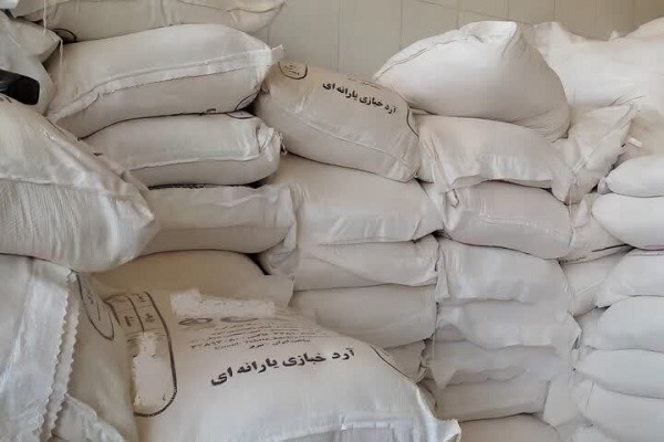 هشت تن آرد قاچاق در الیگودرز کشف شد هشت تن آرد قاچاق در الیگودرز کشف شد