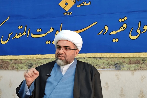 علمای اسلام پرچمدار بعثت جدید امت اسلامی و پاسدار عزت و هویت اسلام باشند