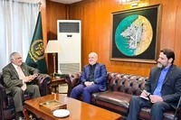 رایزنی وزیر خارجه پاکستان و سفیر ایران/ تأکید بر دیپلماسی برای ثبات منطقه
