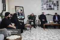 فیلم/ دیدار اعضای دفتر حفظ و نشر آثار رهبر شهید با خانواده شهید حاجی زاده