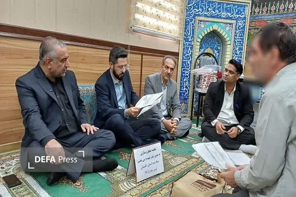 به عشق رهبرم می بخشم به عشق رهبرم می بخشم