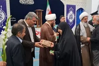 تکریم خانواده‌های شهدای ساوجبلاغ در معیت کاروان زیر سایه خورشید