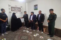 دیدار مسئولان شهرستان درگزین با خانواده شهدا + تصاویر
